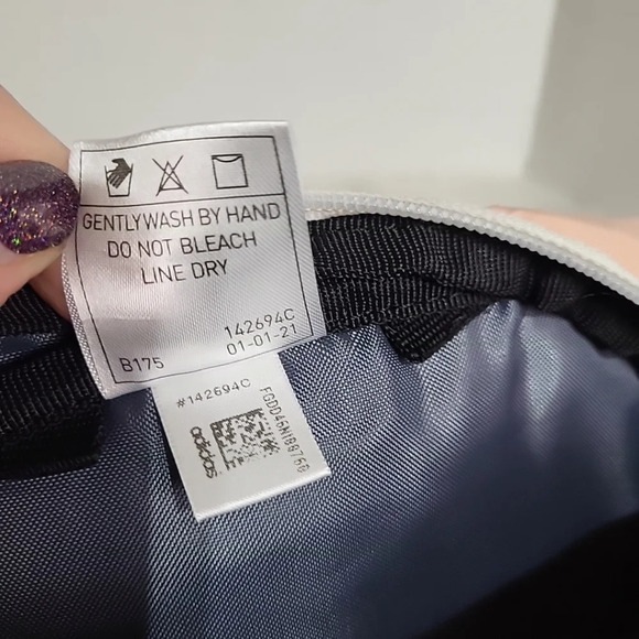 Adidas Waist pack Fanny Travel Bag Light Pink Clip Stripe Strap EUC Zip - Picture 9 of 12